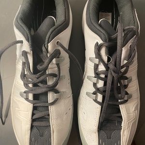 Men's Tennis Shoes Size 10.5 -  11 Never Worn (Babolat)